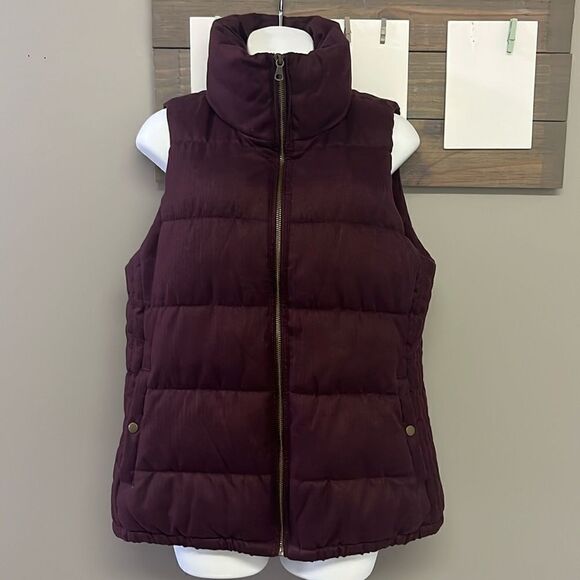 Old Navy Women’s Dark Red Zip Up Striped Puffer Vest with Pockets-Small - Picture 1 of 13